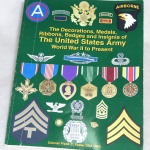 Kniha U.S. ARMY medaile,stuky,odznaky od 2.V po souastnost